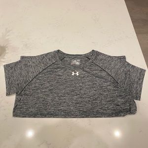 Under Armour top